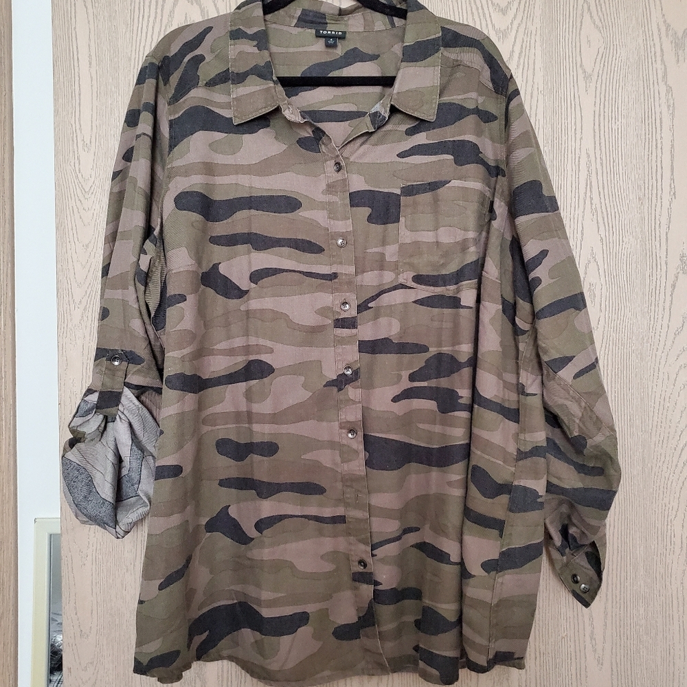 Camo twill relaxed button down